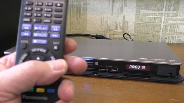 Распаковка и шустрый обзор 4K smart-blu-ray 3D плеера Panasonic DMP-BDT460. смотреть онлайн