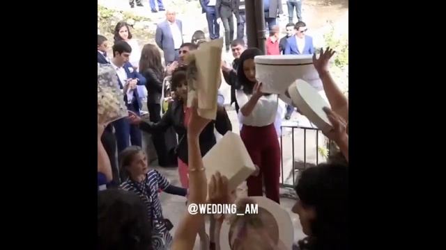 Жених привез подарки для невесты / Красивая армянская свадьба 2018 / Армянские танцы смотреть онлайн