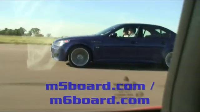 m5board.com presents: Lamborghinig Gallardo vs BMW M5 V-10 смотреть онлайн