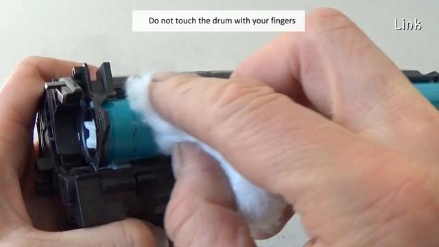How to Clean a Laser Printer Drum without Removing it from the cartridge смотреть онлайн