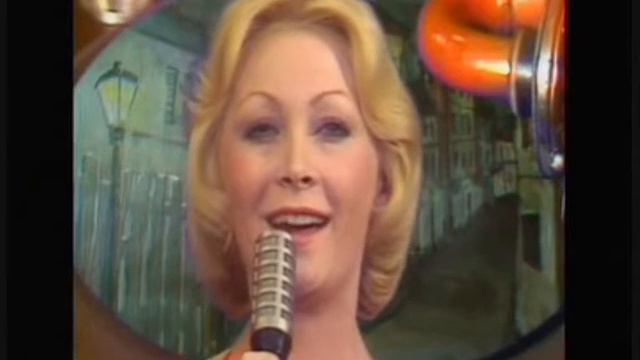 Betty MARS On n’a pas tous les jours vingt ans смотреть онлайн