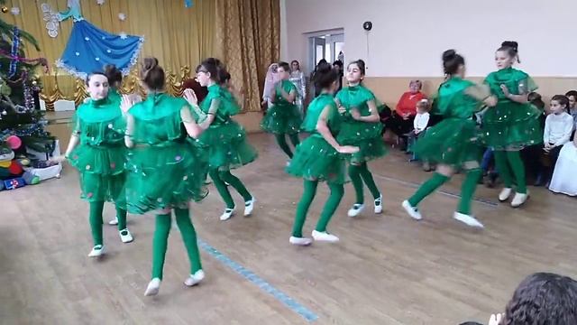 Танец ёлочек от 6 класса смотреть онлайн