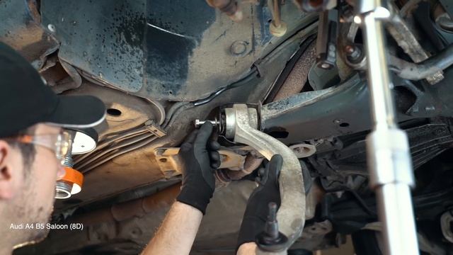 Kuinka vaihtaa etualatukivarsi AUDI A4 B5 Sedan -merkkiseen autoon [AUTODOC -OHJEVIDEO] смотреть онлайн