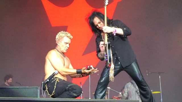 Billy Idol - Rebel Yell - Steve Stevens Guitar Solo - Pemberton Music Festival 2016