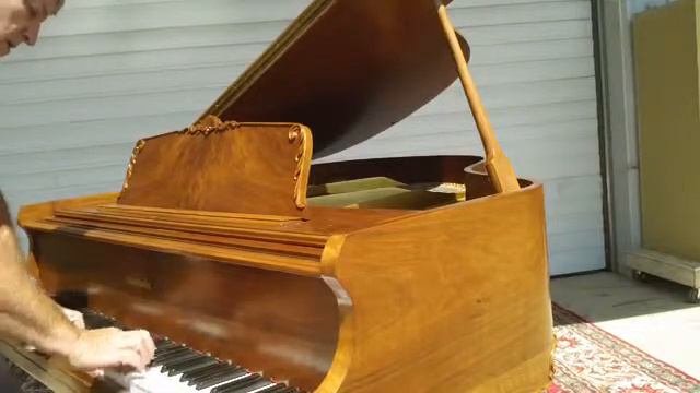baldwin_cherry__baby_grand_piano_640x360 смотреть онлайн