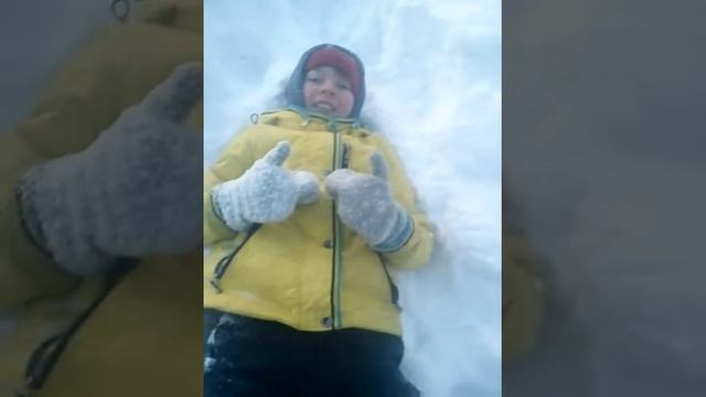 Легкие и смешные трюки и броски в снегу смотреть онлайн