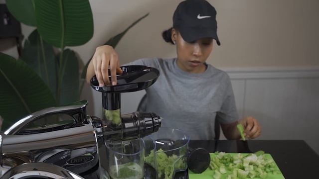 Omega NC900HDC Masticating Juicer (Is it the best in 2021?) | INITIAL REVIEW AND UNBOXING смотреть онлайн