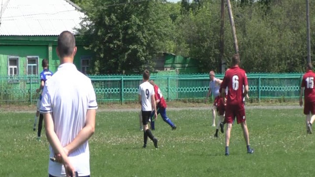 Игра между командами ветеранов боевых действий и команды юношей из села Ильинки смотреть онлайн
