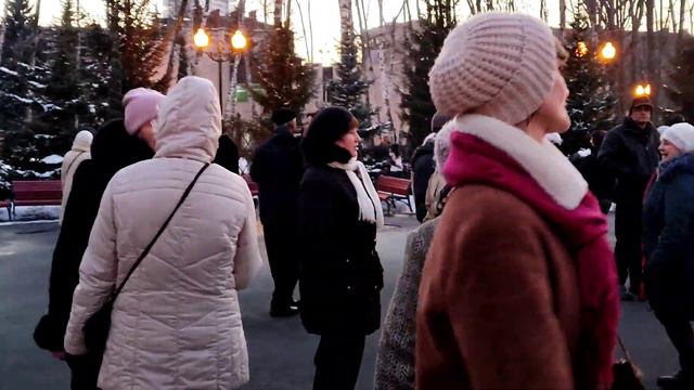 ВСЁ, КАК ТОГДА МНЕ НЕ ХОТЕЛОСЬ УХОДИТЬ!🕺💃👍/ТАНЦЫ В ПАРКЕ ГОРЬКОГО ХАРЬКОВ ФЕВРАЛЬ 2022 смотреть онлайн