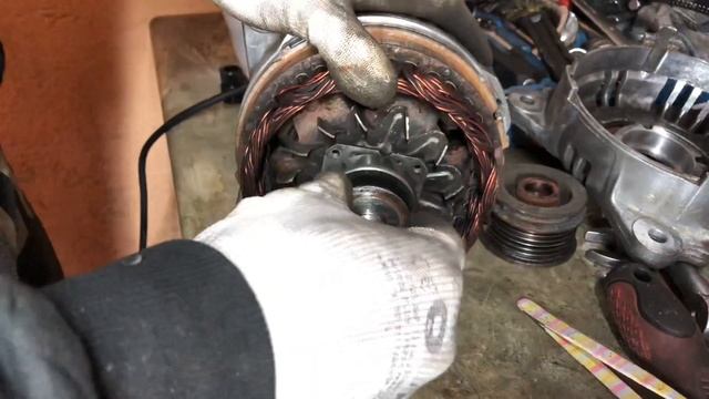 Замена подшипников генератора Bosch 120A, Skoda Fabia 1.9 TDI AXR | Fix My Car смотреть онлайн