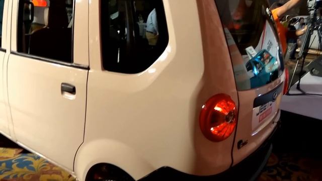 Mahindra Jeeto MiniVan - First Look