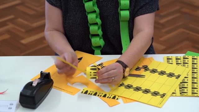 Monash Public Library Service: School Holiday Program Python Craft смотреть онлайн