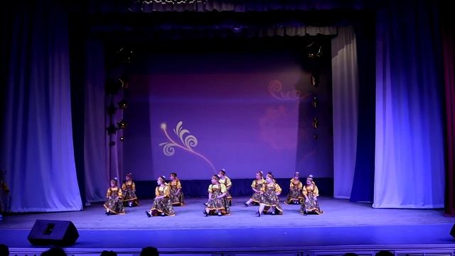 Ансамбль танца Ладушки "Табуреточка" смотреть онлайн