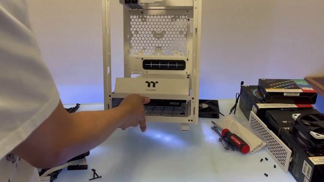 Thermaltake The Tower 100 - Build смотреть онлайн