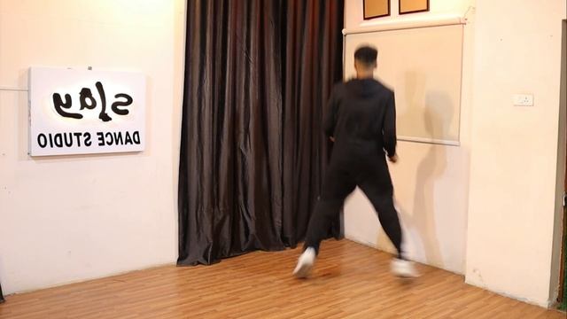 Astronomia Shuffle (New) *EASY TIKTOK TUTORIAL STEP BY STEP EXPLANATION* How To Do Shuffle Dance смотреть онлайн