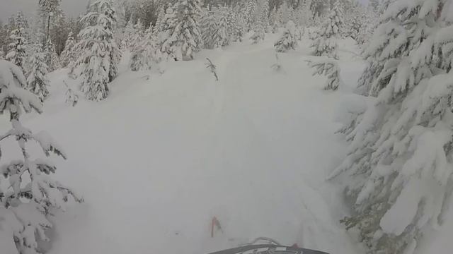 Steep hill climbing with Polaris Pro RMK 800 смотреть онлайн