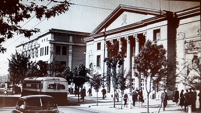 31 января 2022 г. Эльдар Рязанов "Как много дней, что выброшены зря". Читает Ольга Алистратова смотреть онлайн