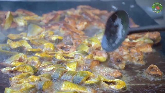 Silver Carp Fish & Huge Vegetable Mixed Gravy Curry Recipe - Delicious Village Food for 400+ People смотреть онлайн