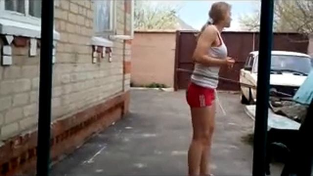 Акробатические врощения круга девушкой смотреть онлайн