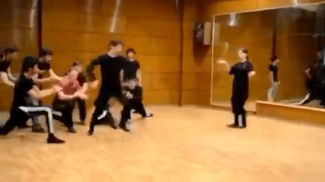 Он не танцует, а он пархает смотреть онлайн