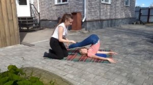 Йога челлендж вместе с подругой??♀️/Повторяем позы из йоги по фото.