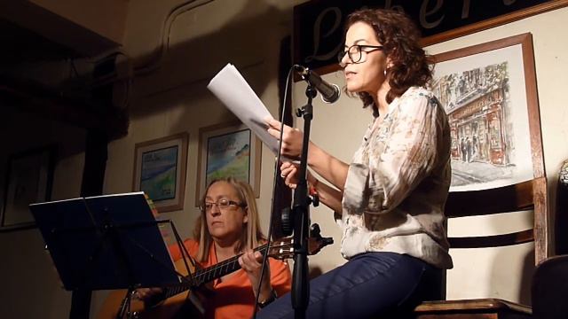 Dos poemas de Ana Montojo en voz de Clarisa Leal смотреть онлайн