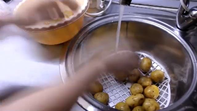 Картошка в мундирах, самый простой способ варки смотреть онлайн