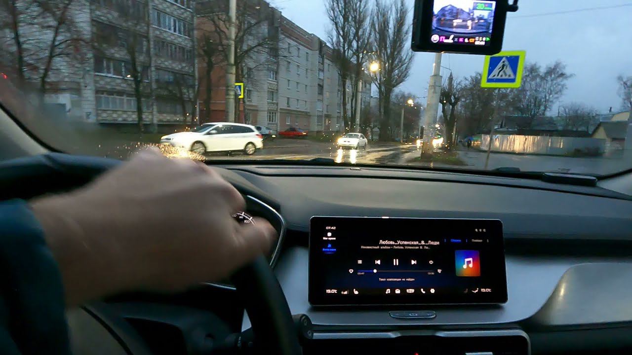 Фура с новыми GEELY попала в ДТП смотреть онлайн