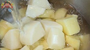 Кулинары объяснили, почему картошку нужно варить только в кипящей воде!