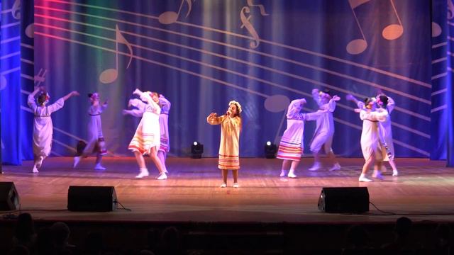 "Колокола", вокал - Лукашина Надежда, танец - народный хореографический ансамбль "Лада". смотреть онлайн