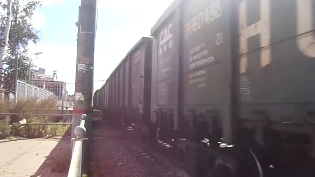 Электровоз ВЛ10У-1029 с грузовым поездом смотреть онлайн