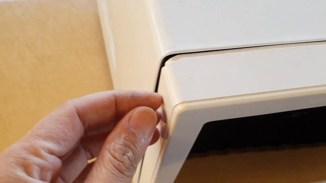How to Change/Replace Broken Light Bulb In Samsung Microwave смотреть онлайн