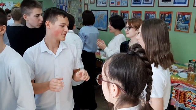 Поздравляем с 8 марта | 8Г смотреть онлайн