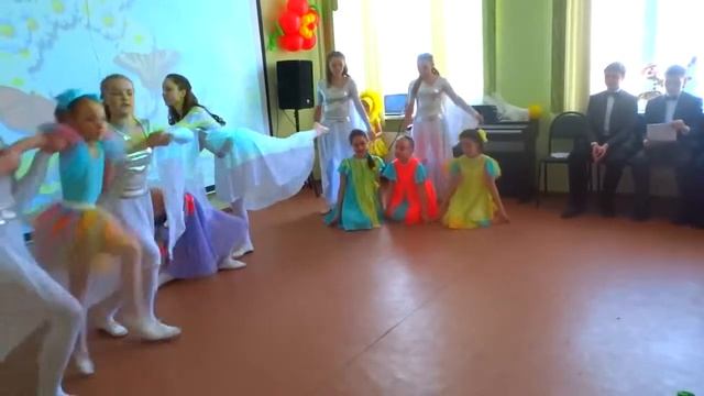 Ансамбль 'Колибри' танец 'Помощь с выше' смотреть онлайн