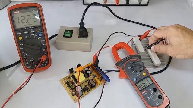 Inside and test switching power supply 12V/5A смотреть онлайн