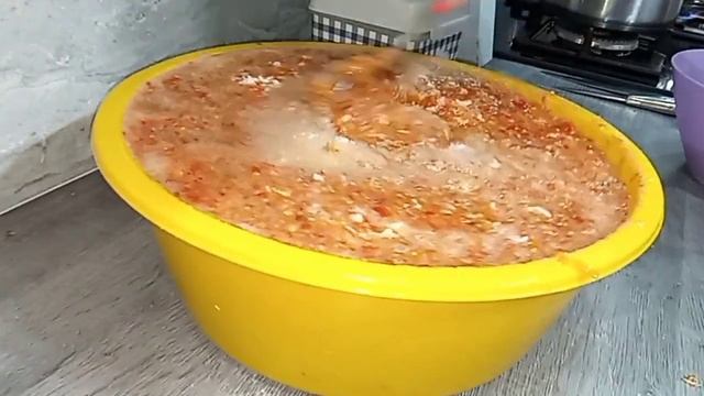 Помидора в горлодёре. Сразу двух зайцев убьешь, помидорку поешь горлодёром заешь. смотреть онлайн