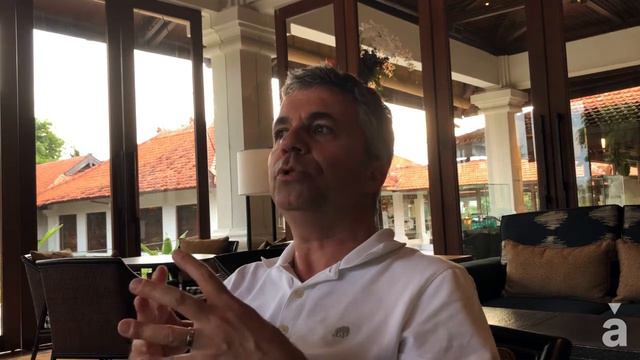 Interview with Yuval Ben-Itzhak - CEO Socialbakers on Social Media Trends for 2018 смотреть онлайн