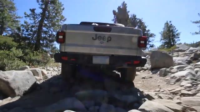 01 Jeep® Gladiator Ground Clearance 1 смотреть онлайн