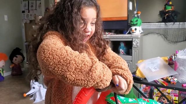 Christmas Inflatable Reindeer Antler Toss Game | Amazon Review & Unboxing Demonstration смотреть онлайн