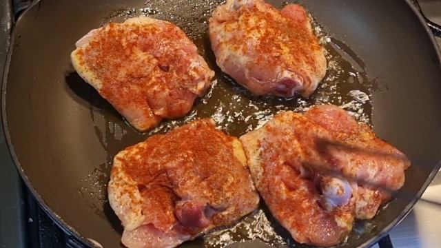 Como hacer MUSLOS DE POLLO CON VERDURAS EN EL SLOW COOKER, muy fácil de preparar!!! смотреть онлайн