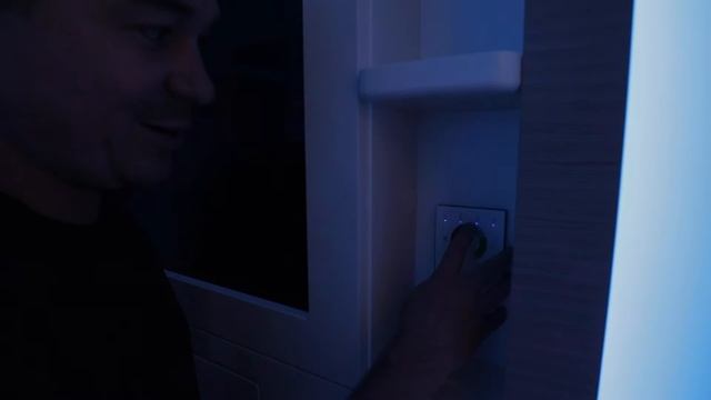 YOTELAIR AIRSIDE ISTANBUL AIRPORT // DETAILED ROOM TOUR AND COMPLETE GUIDE 2020 смотреть онлайн