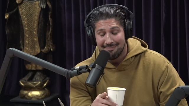 Joe Rogan and Friends Discuss the Rise and Fall of Ben Askren смотреть онлайн