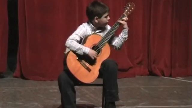 Lazar Babic na koncertu skole, maj 2008. смотреть онлайн