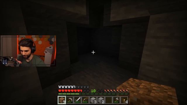 My FIRST TIME in a Minecraft Cave... (i dig straight down) смотреть онлайн