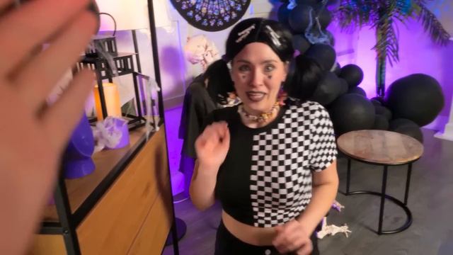 Rich Pregnant Vampire VS Poor Pregnant Vampire! Baby Wednesdays Life* Pregnant Parenting Lifehacks