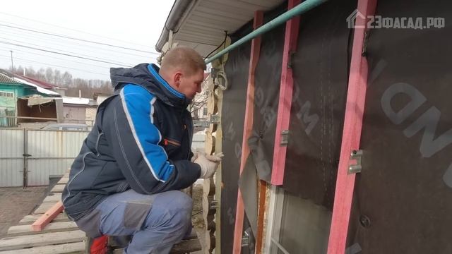 Наружное утепление стен старого деревянного (бревенчатого) дома. Навесной вентилируемый фасад Москв смотреть онлайн