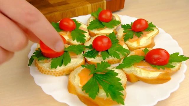 Праздничные бутерброды "Божьи коровки". Как приготовить красивую закуску на Новый год смотреть онлайн
