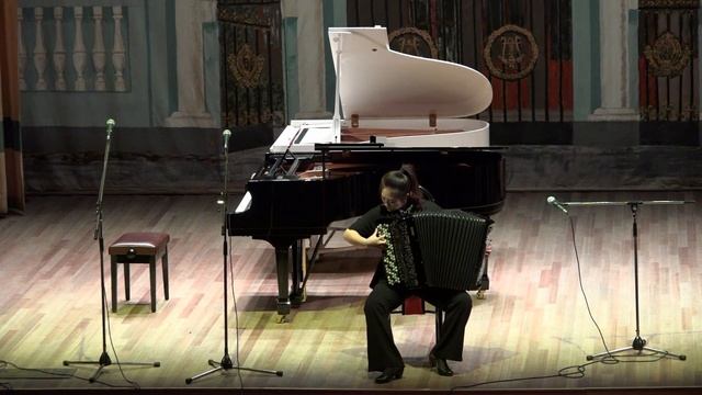 Акция «Сирень Дружбы». Посадка селекционных кустов сирени натерритории Центрального дома учёных. смотреть онлайн