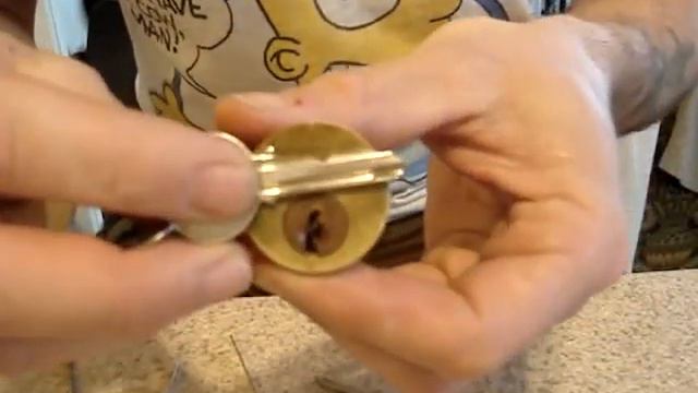 PRESTO *YALE YA36 keyway* rim cylinder picked смотреть онлайн