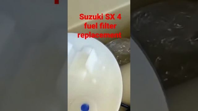 Suzuki SX 4 замена топливного фильтра --- Suzuki SX4 fuel filter replacement смотреть онлайн